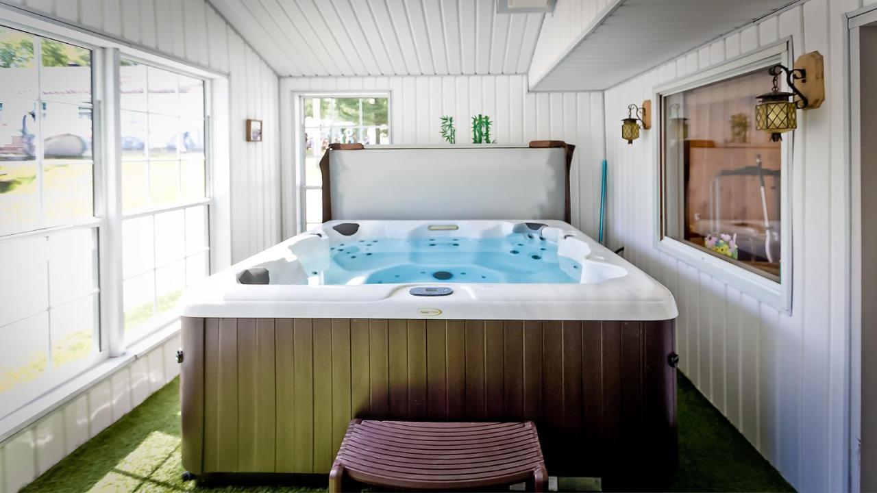 Auberge Papillon Lune Ричмонд Экстерьер фото