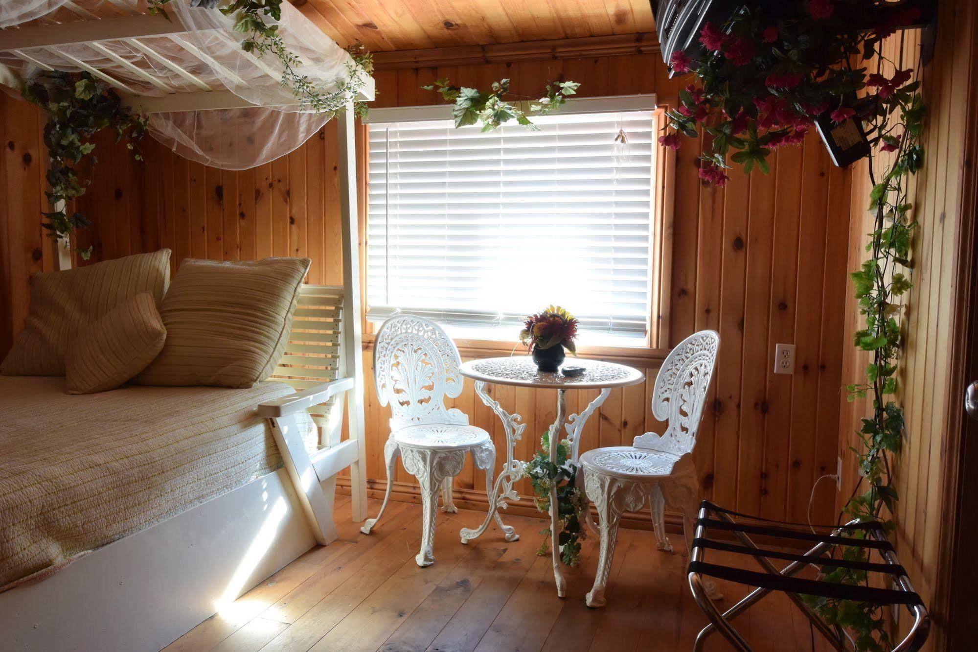 Auberge Papillon Lune Ричмонд Экстерьер фото